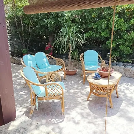 Clementina Apartman Mandaradoni
